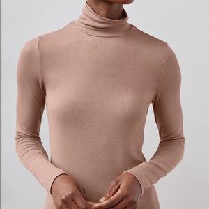 Babaton S Aritzia Mauve Turtleneck 94% Rayon - New